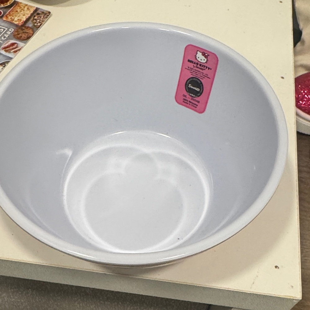 Hello Kitty Pink and White Bowl - Picture 2 of 4